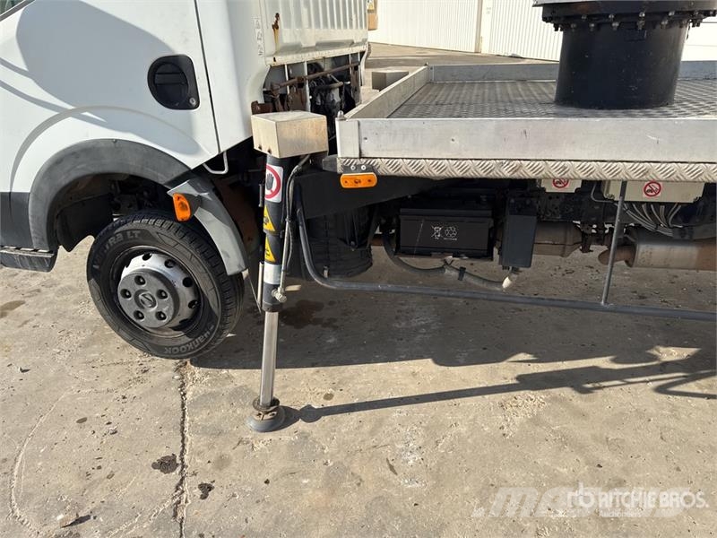 Nissan GSR E148T 13.7 m on  Nissan Cabstar 35.12 4x2 Cami Avtokošare