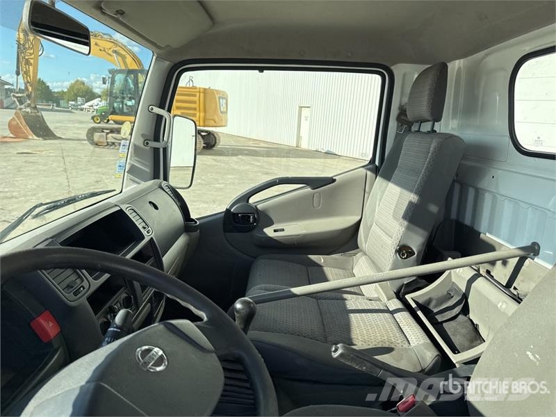 Nissan GSR E148T 13.7 m on  Nissan Cabstar 35.12 4x2 Cami Avtokošare