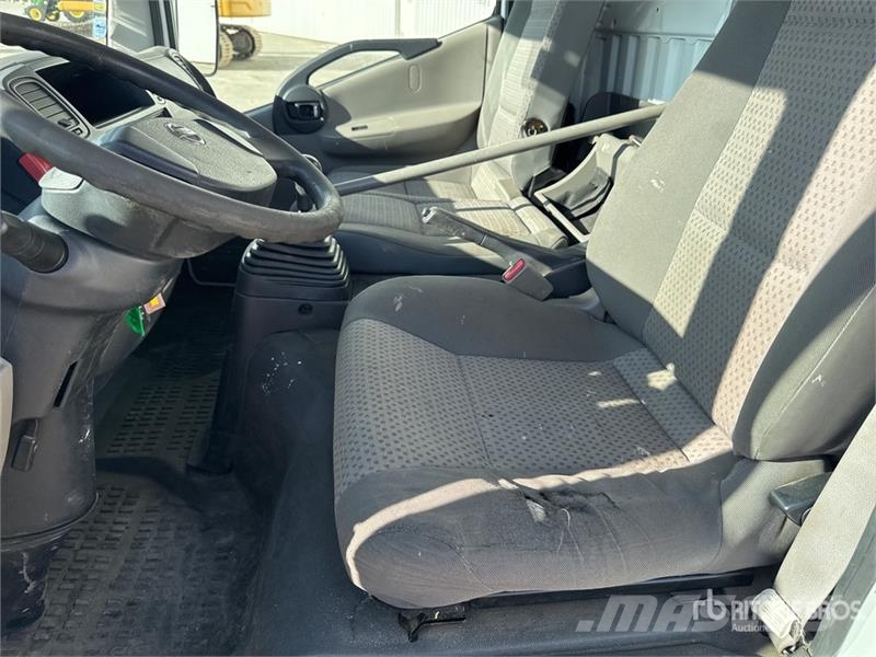 Nissan GSR E148T 13.7 m on  Nissan Cabstar 35.12 4x2 Cami Avtokošare