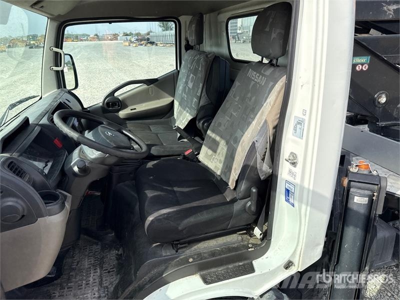 Nissan Isoli PNT 230 20.5 m on Nissan Cabstar NT400 Bucke Avtokošare