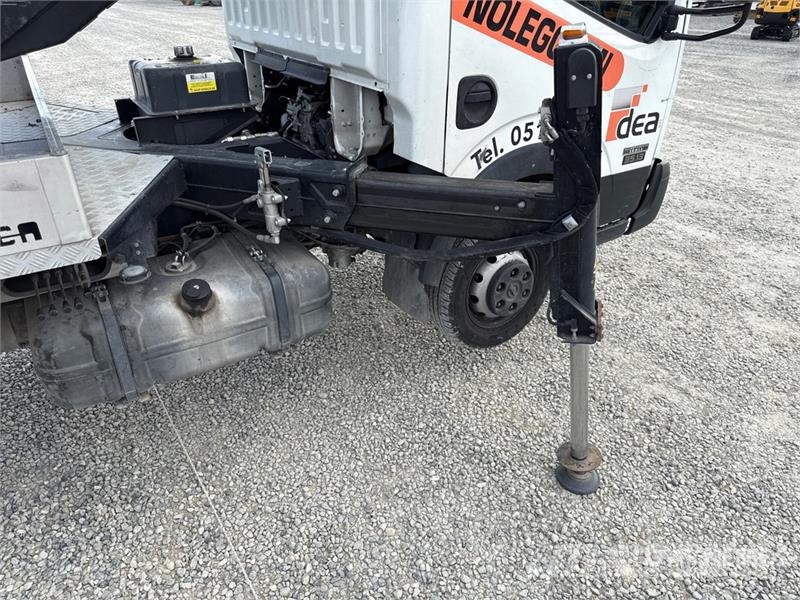 Nissan Isoli PNT 230 20.5 m on Nissan Cabstar NT400 Bucke Avtokošare