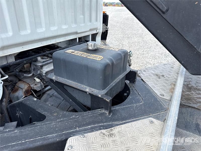 Nissan Isoli PNT 230 20.5 m on Nissan NT400 Bucket Truck Avtokošare
