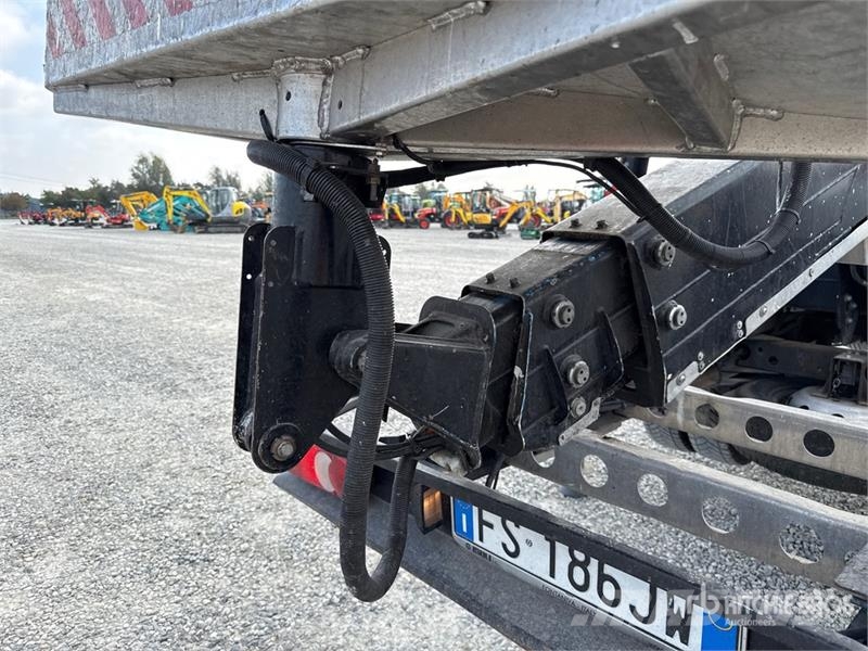 Nissan Isoli PNT 230 20.5 m on Nissan Cabstar NT400 Bucke Avtokošare