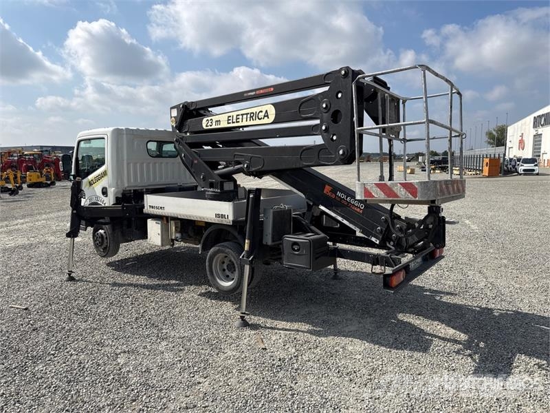 Nissan Isoli PNT 230 20.5 m on Nissan NT400 Bucket Truck Avtokošare