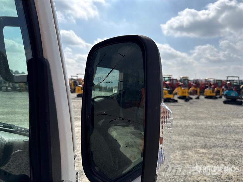 Nissan Isoli PNT 230 20.5 m on Nissan NT400 Bucket Truck Avtokošare