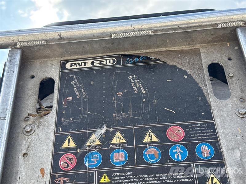 Nissan Isoli PNT 230 20.5 m on Nissan NT400 Bucket Truck Avtokošare