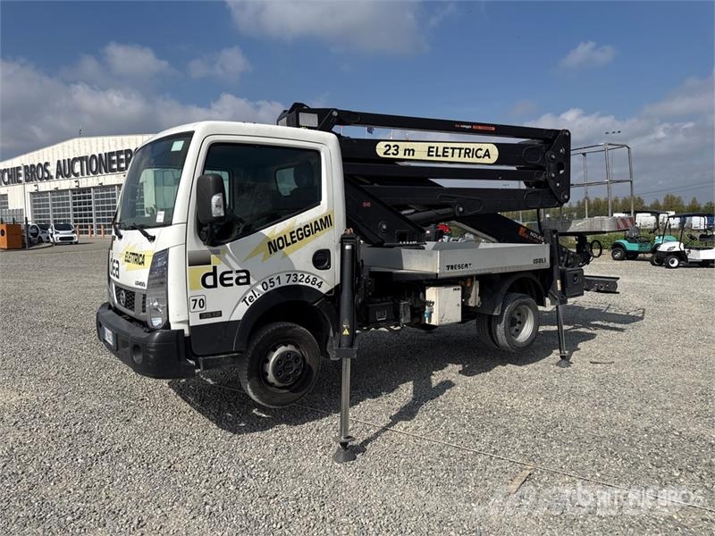 Nissan Isoli PNT 230 20.5 m on Nissan NT400 Bucket Truck Avtokošare
