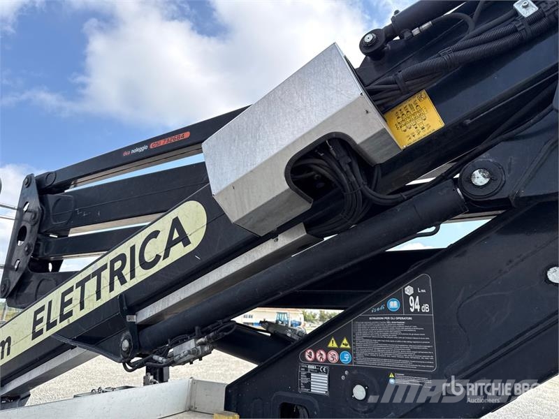 Nissan Isoli PNT 230 20.5 m on Nissan NT400 Bucket Truck Avtokošare