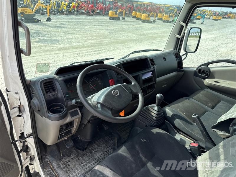 Nissan Isoli PNT 230 20.5 m on Nissan Cabstar NT400 Bucke Avtokošare