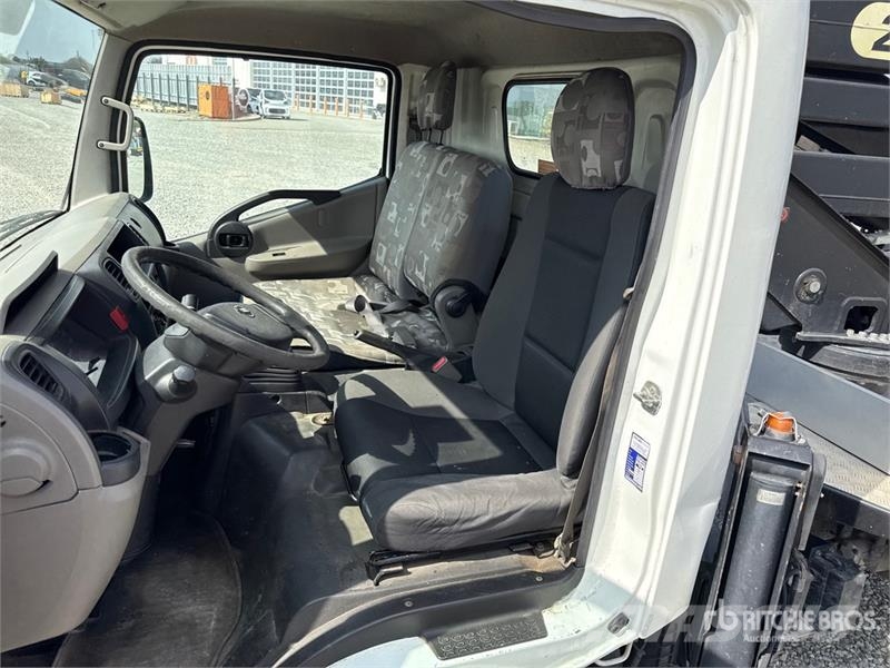 Nissan Isoli PNT 230 20.5 m on Nissan NT400 Bucket Truck Avtokošare