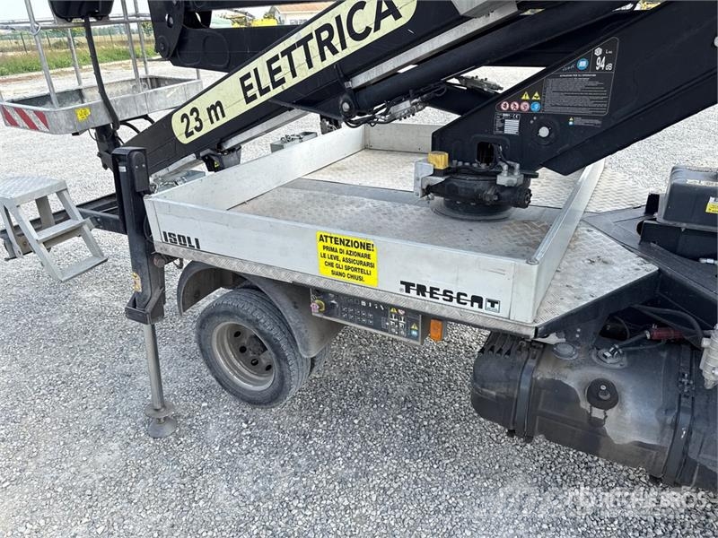 Nissan Isoli PNT 230 20.5 m on Nissan NT400 Bucket Truck Avtokošare