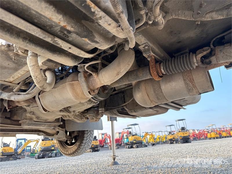 Nissan Isoli PNT230 20.5 m on Nissan Cabstar 35.13 Bucke 트럭 탑재 고소작업대