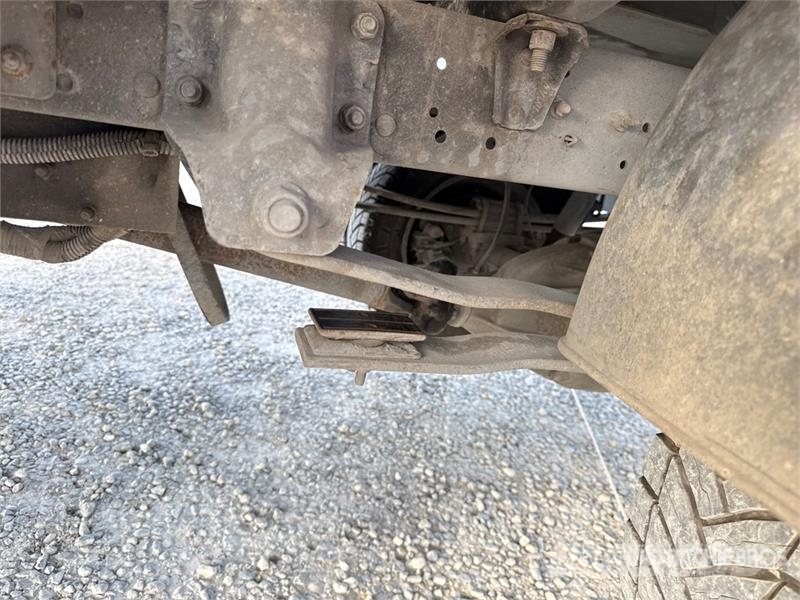 Nissan Isoli PNT230 20.5 m on Nissan Cabstar 35.13 Bucke 트럭 탑재 고소작업대