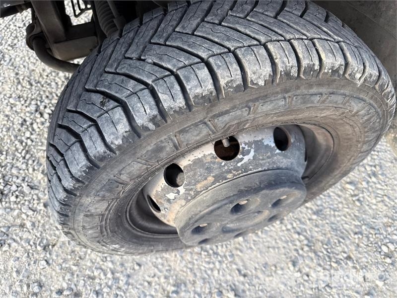 Nissan Isoli PNT230 20.5 m on Nissan Cabstar 35.13 Bucke 트럭 탑재 고소작업대
