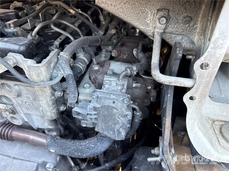 Nissan Isoli PNT230 20.5 m on Nissan Cabstar 35.13 Bucke 트럭 탑재 고소작업대