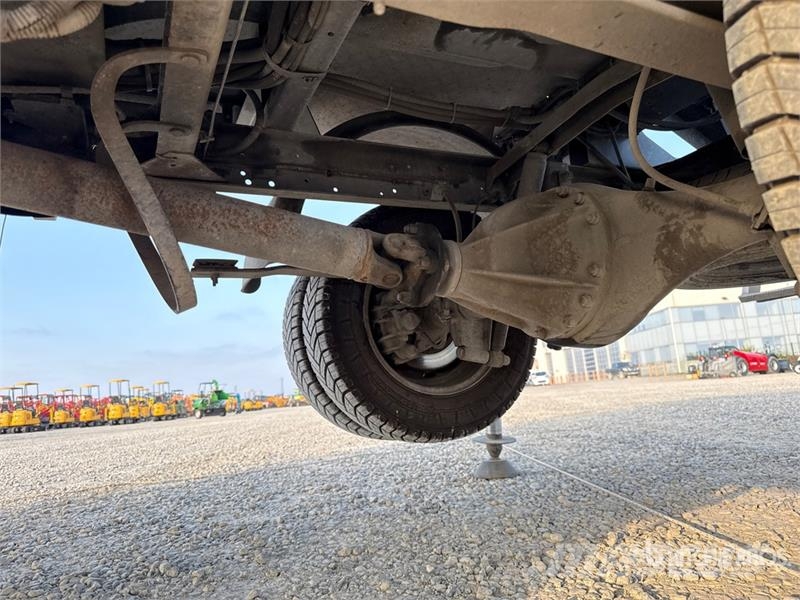 Nissan Isoli PNT230 20.5 m on Nissan Cabstar 35.13 Bucke 트럭 탑재 고소작업대