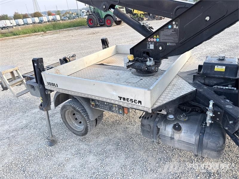 Nissan Isoli PNT230 20.5 m on Nissan Cabstar 35.13 Bucke 트럭 탑재 고소작업대