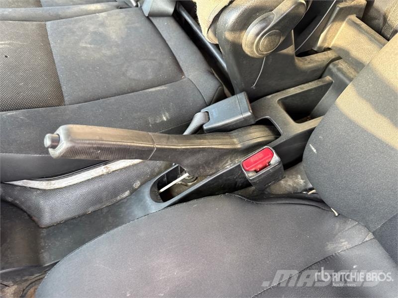 Nissan Isoli PNT230 20.5 m on Nissan Cabstar 35.13 Bucke 트럭 탑재 고소작업대