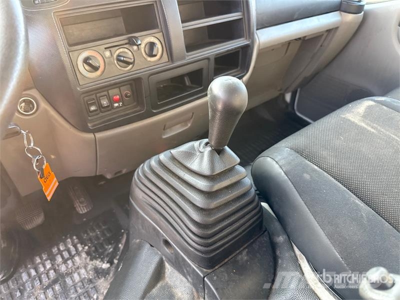 Nissan Isoli PNT230 20.5 m on Nissan Cabstar 35.13 Bucke 트럭 탑재 고소작업대