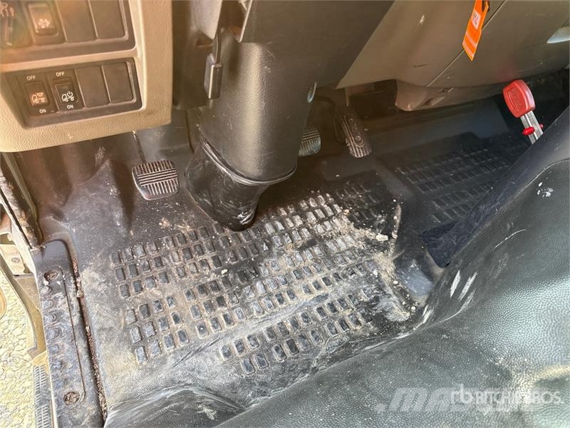 Nissan Isoli PNT230 20.5 m on Nissan Cabstar 35.13 Bucke 트럭 탑재 고소작업대