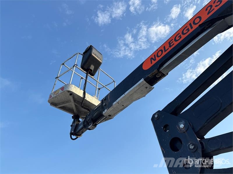 Nissan Isoli PNT230 20.5 m on Nissan Cabstar 35.13 Bucke 트럭 탑재 고소작업대