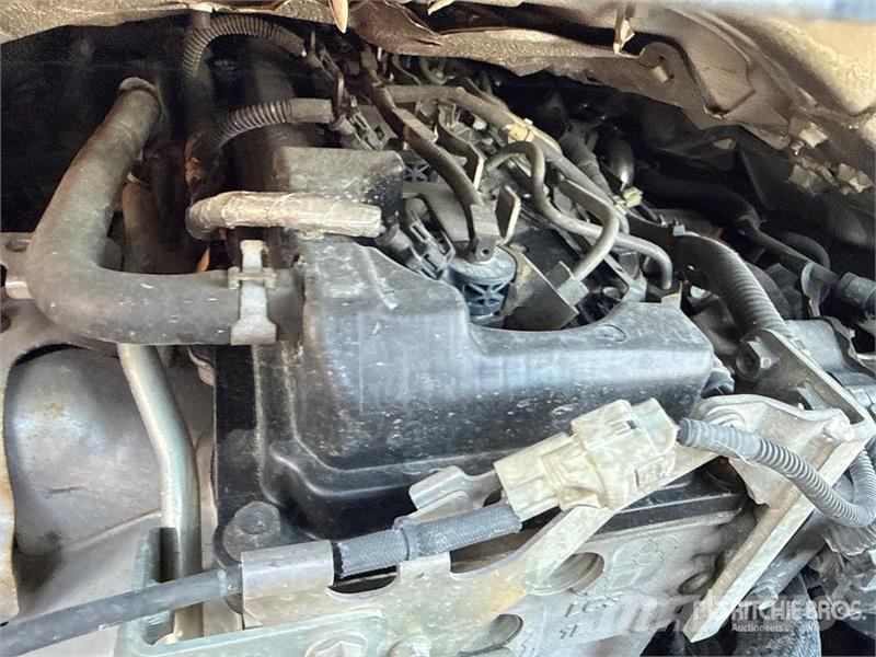 Nissan Isoli PNT230 20.5 m on Nissan Cabstar 35.13 Bucke 트럭 탑재 고소작업대