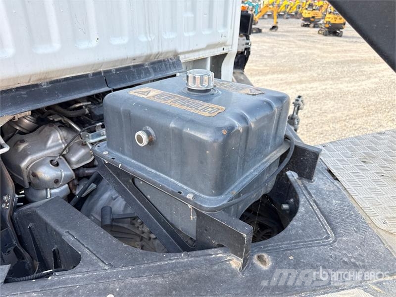 Nissan Isoli PNT230 20.5 m on Nissan Cabstar 35.13 Bucke 트럭 탑재 고소작업대