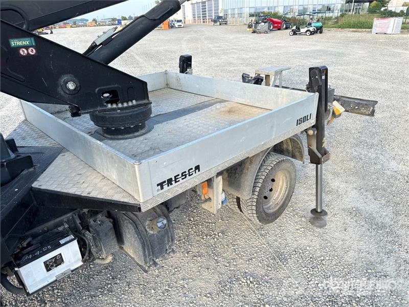 Nissan Isoli PNT230 20.5 m on Nissan Cabstar 35.13 Bucke 트럭 탑재 고소작업대