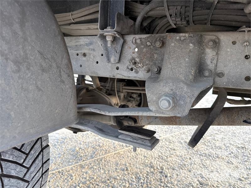 Nissan Isoli PNT230 20.5 m on Nissan Cabstar 35.13 Bucke 트럭 탑재 고소작업대