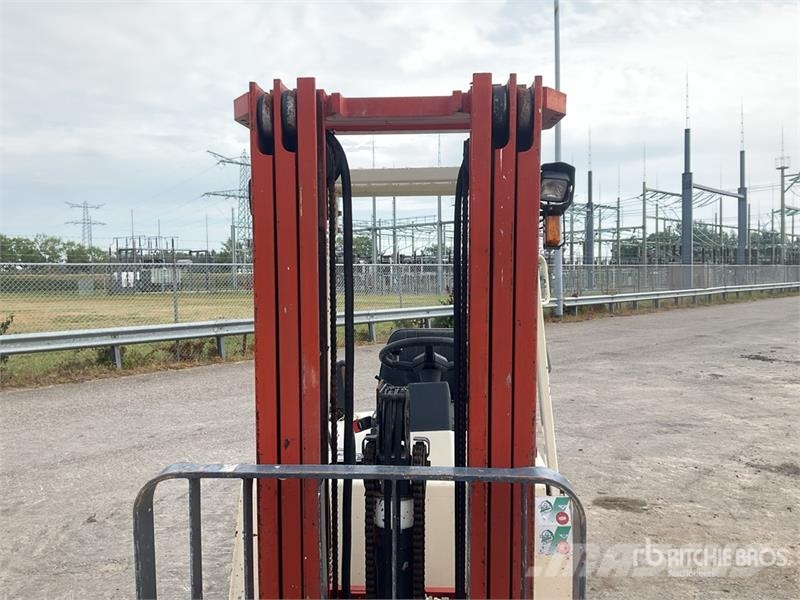 Nissan M01L-15U 1500 kg Electric Forklift Elektrostapler