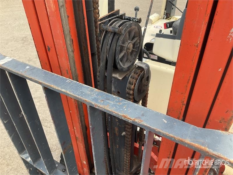 Nissan M01L-15U 1500 kg Electric Forklift Elektrostapler