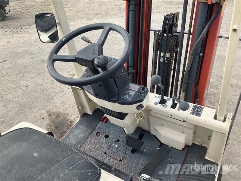 Nissan M01L-15U 1500 kg Electric Forklift Elektrostapler