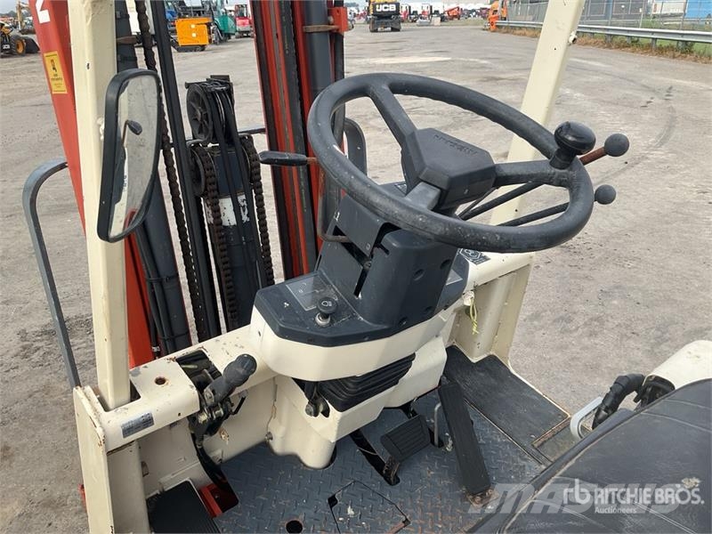 Nissan M01L-15U 1500 kg Electric Forklift Elektrostapler