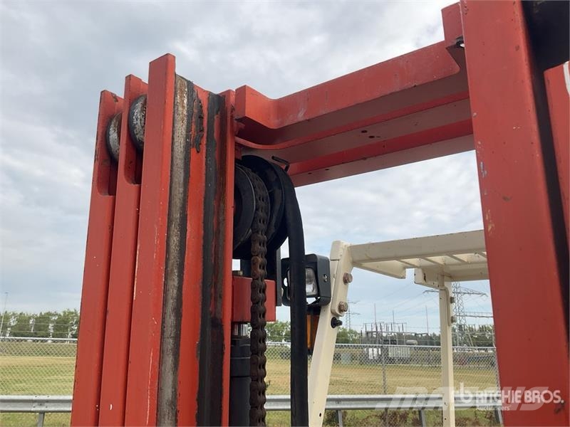 Nissan M01L-15U 1500 kg Electric Forklift Elektrostapler
