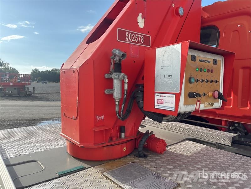 Nissan MJ201 20.1 m on Nissan NT400 4x2 Bucket Truck Auto korpe