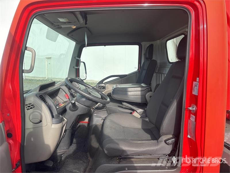Nissan MJ201 20.1 m on Nissan NT400 4x2 Bucket Truck Auto korpe