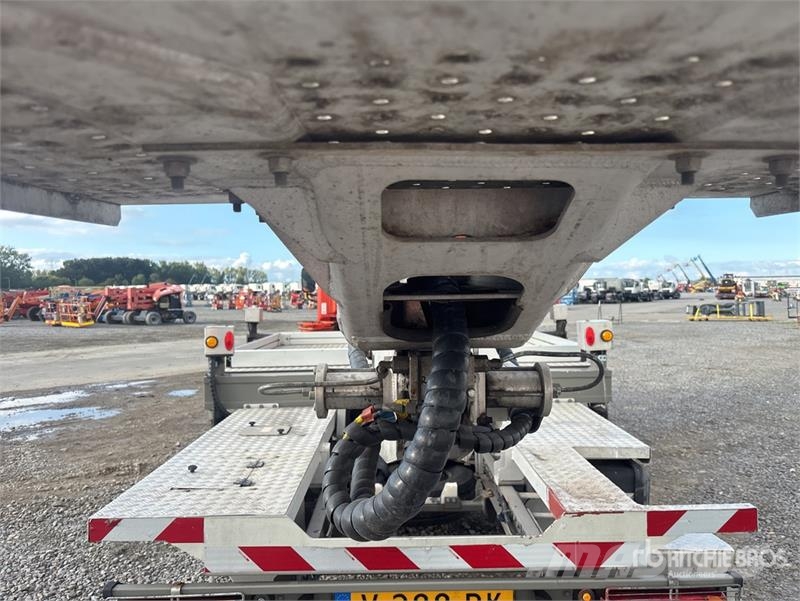 Nissan MJ201 20.1 m on Nissan NT400 4x2 Bucket Truck Auto korpe