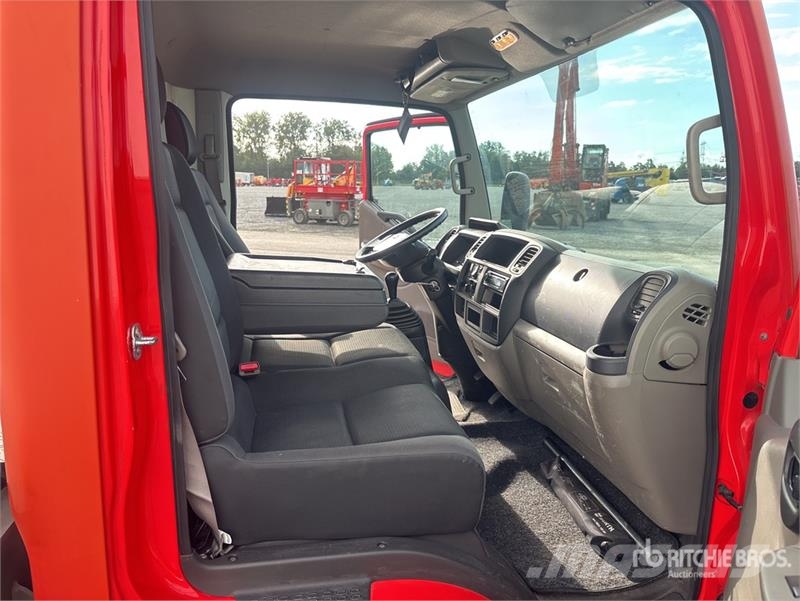 Nissan MJ201 20.1 m on Nissan NT400 4x2 Bucket Truck Auto korpe