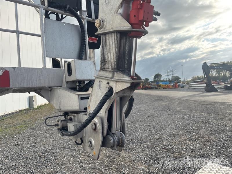 Nissan MJ201 20.1 m on Nissan NT400 4x2 Bucket Truck Auto korpe