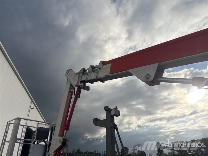 Nissan MJ201 20.1 m on Nissan NT400 4x2 Bucket Truck Auto korpe