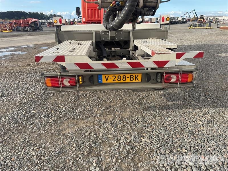 Nissan MJ201 20.1 m on Nissan NT400 4x2 Bucket Truck Auto korpe