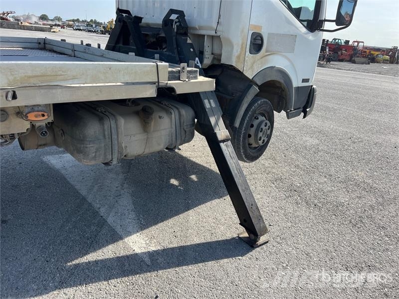 Nissan Multitel HX195 19 m on Nissan Cabstar 35.13 Bucket Nostolava-autot