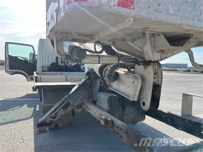 Nissan Multitel HX195 19 m on Nissan Cabstar 35.13 Bucket Nostolava-autot
