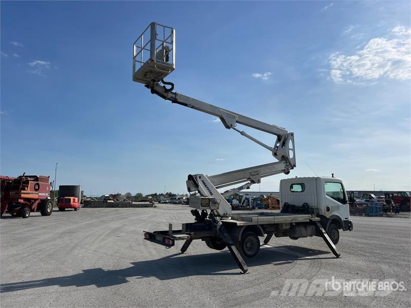 Nissan Multitel HX195 19 m on Nissan Cabstar 35.13 Bucket Nostolava-autot
