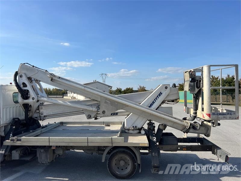 Nissan Multitel HX195 19 m on Nissan Cabstar 35.13 Bucket Nostolava-autot