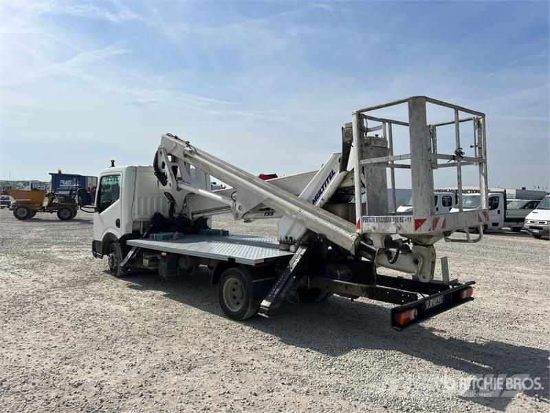 Nissan Multitel HX195 19 m on Nissan Cabstar 35.13 Bucket LKW-Arbeitsbühnen
