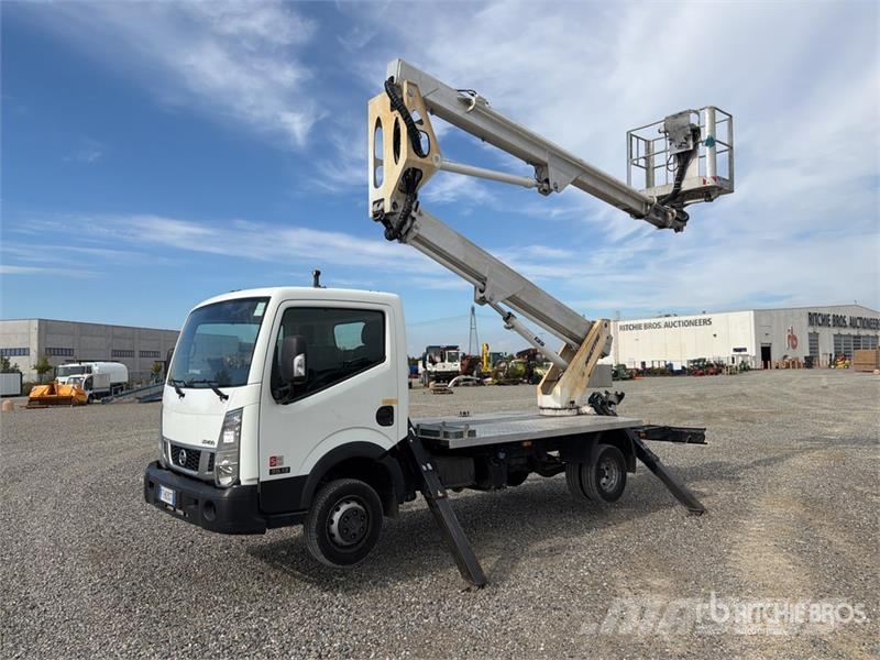Nissan Multitel HX195 19.5 m on Nissan NT400 Bucket Truck المنصات الهوائية المثبتة على شاحنة