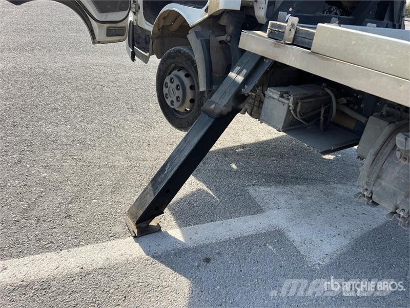 Nissan Multitel HX195 19 m on Nissan Cabstar 35.13 Bucket Nostolava-autot