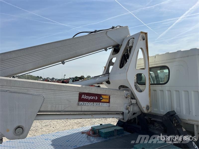 Nissan Multitel HX195 19 m on Nissan Cabstar 35.13 Bucket LKW-Arbeitsbühnen