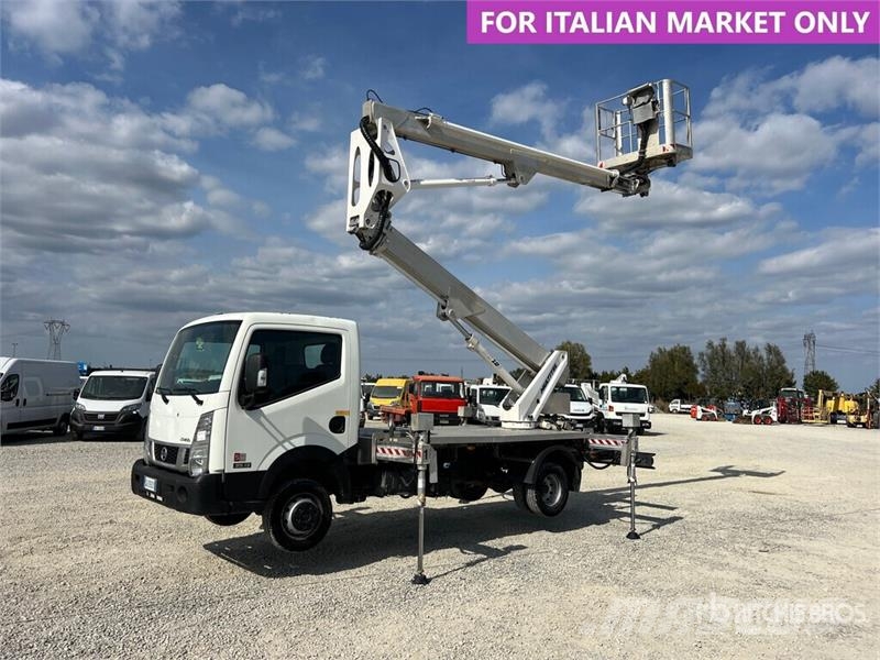 Nissan Multitel HX200 20 m on Nissan Cabstar 35.13 Bucket トラック高所作業車